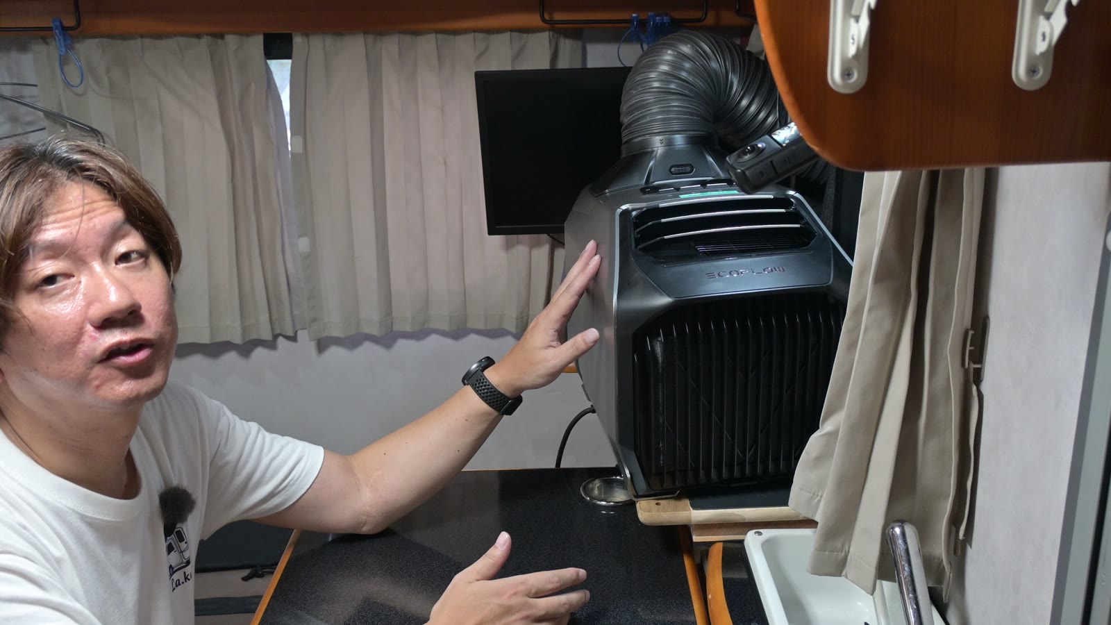 軽キャンピングカーの車内に設置したEcoFlow WAVE 2